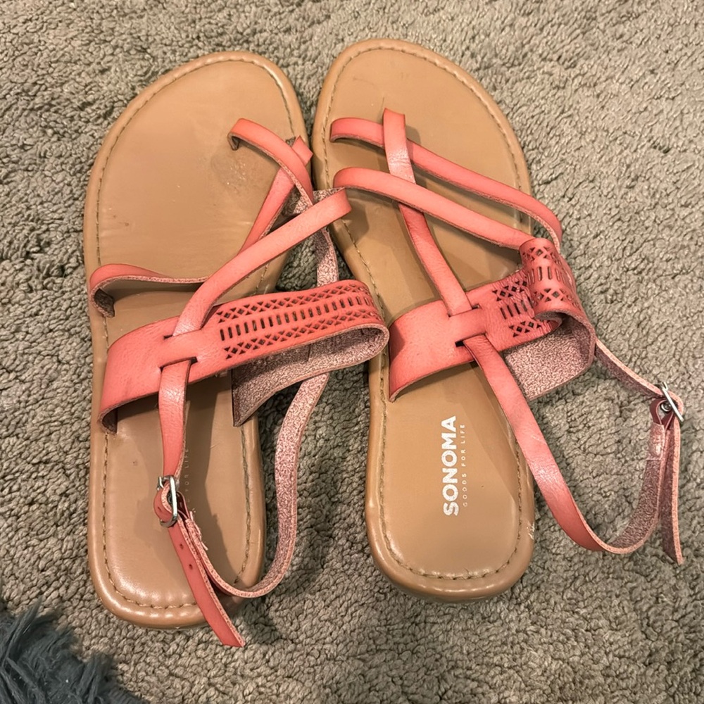 Sonoma sandals size 7 in pink.
